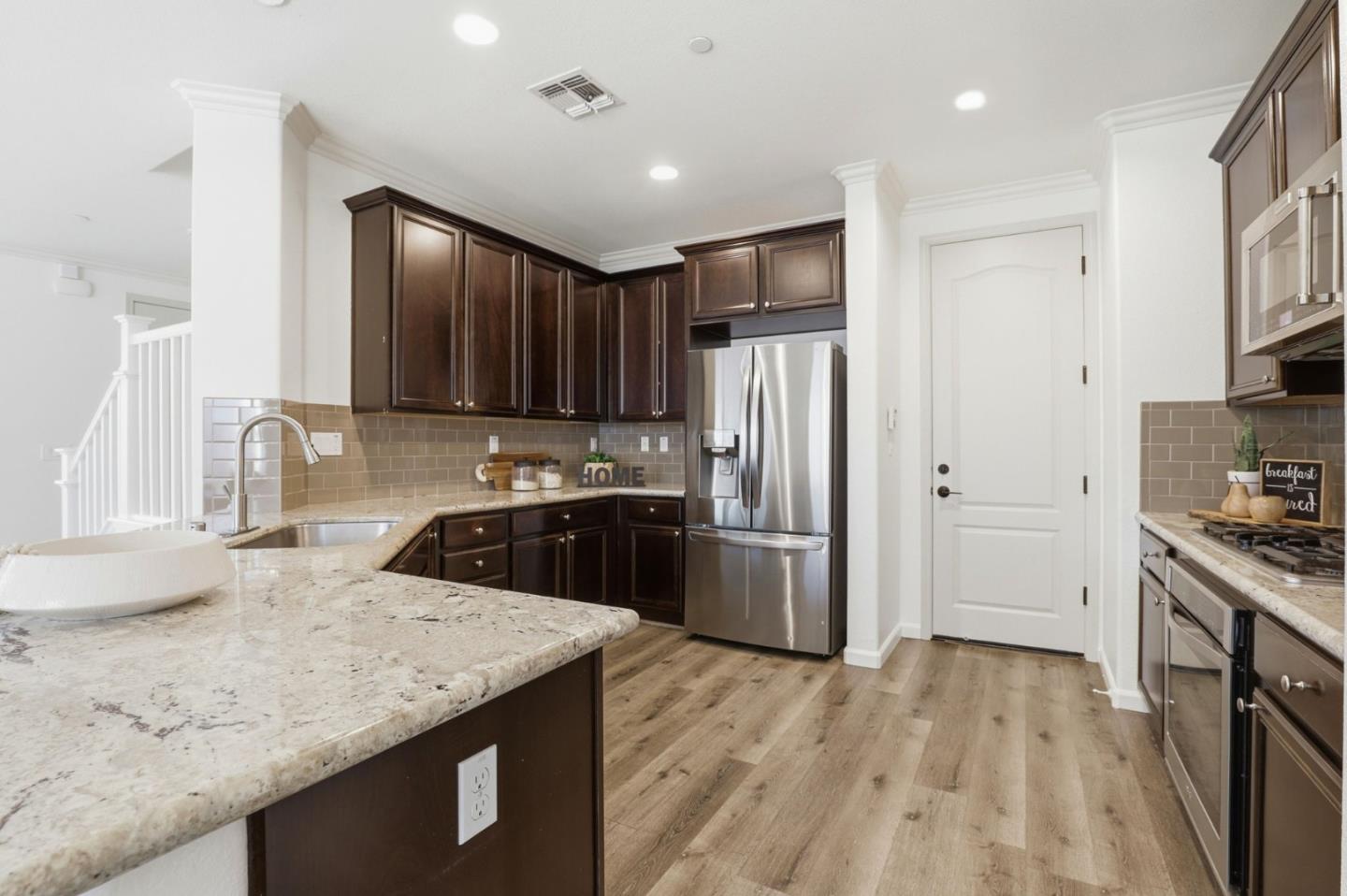 Detail Gallery Image 9 of 55 For 17050 Mimosa Dr, Morgan Hill,  CA 95037 - 4 Beds | 3/1 Baths