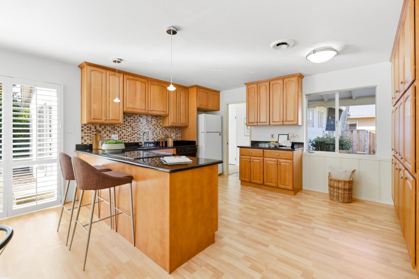 Detail Gallery Image 10 of 59 For 6852 Rainbow Dr, San Jose,  CA 95129 - 3 Beds | 2 Baths