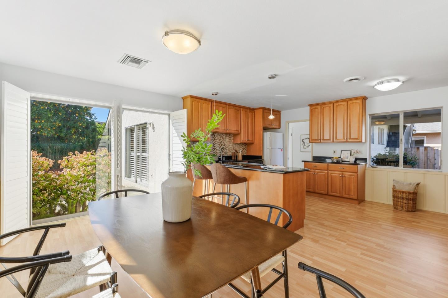 Detail Gallery Image 17 of 59 For 6852 Rainbow Dr, San Jose,  CA 95129 - 3 Beds | 2 Baths