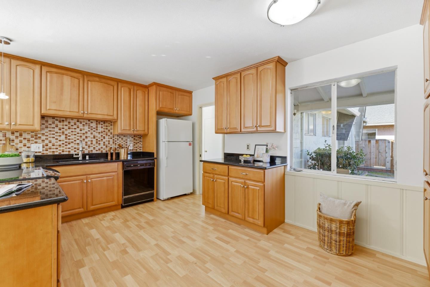 Detail Gallery Image 9 of 59 For 6852 Rainbow Dr, San Jose,  CA 95129 - 3 Beds | 2 Baths