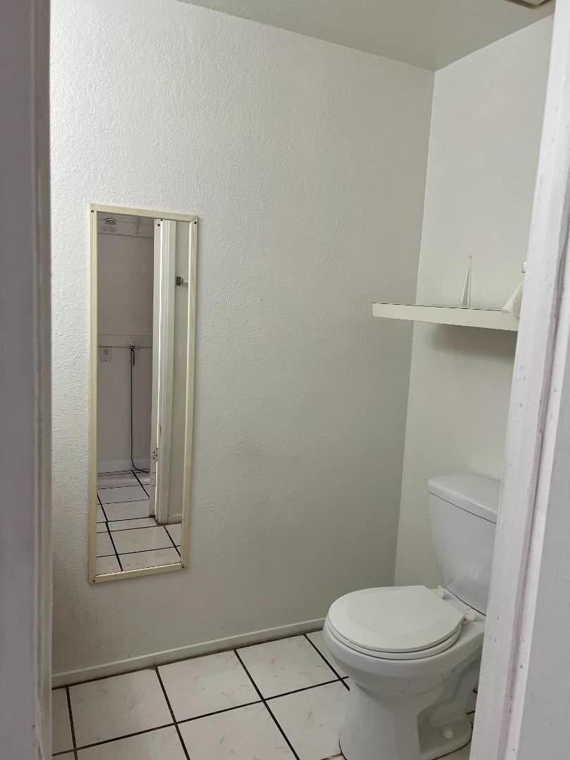 Detail Gallery Image 10 of 32 For 205 Kenbrook Cir, San Jose,  CA 95111 - 3 Beds | 1/1 Baths