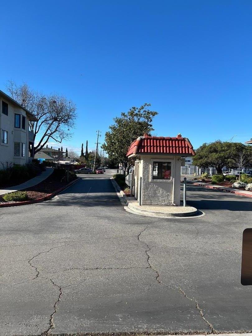 Detail Gallery Image 32 of 32 For 205 Kenbrook Cir, San Jose,  CA 95111 - 3 Beds | 1/1 Baths