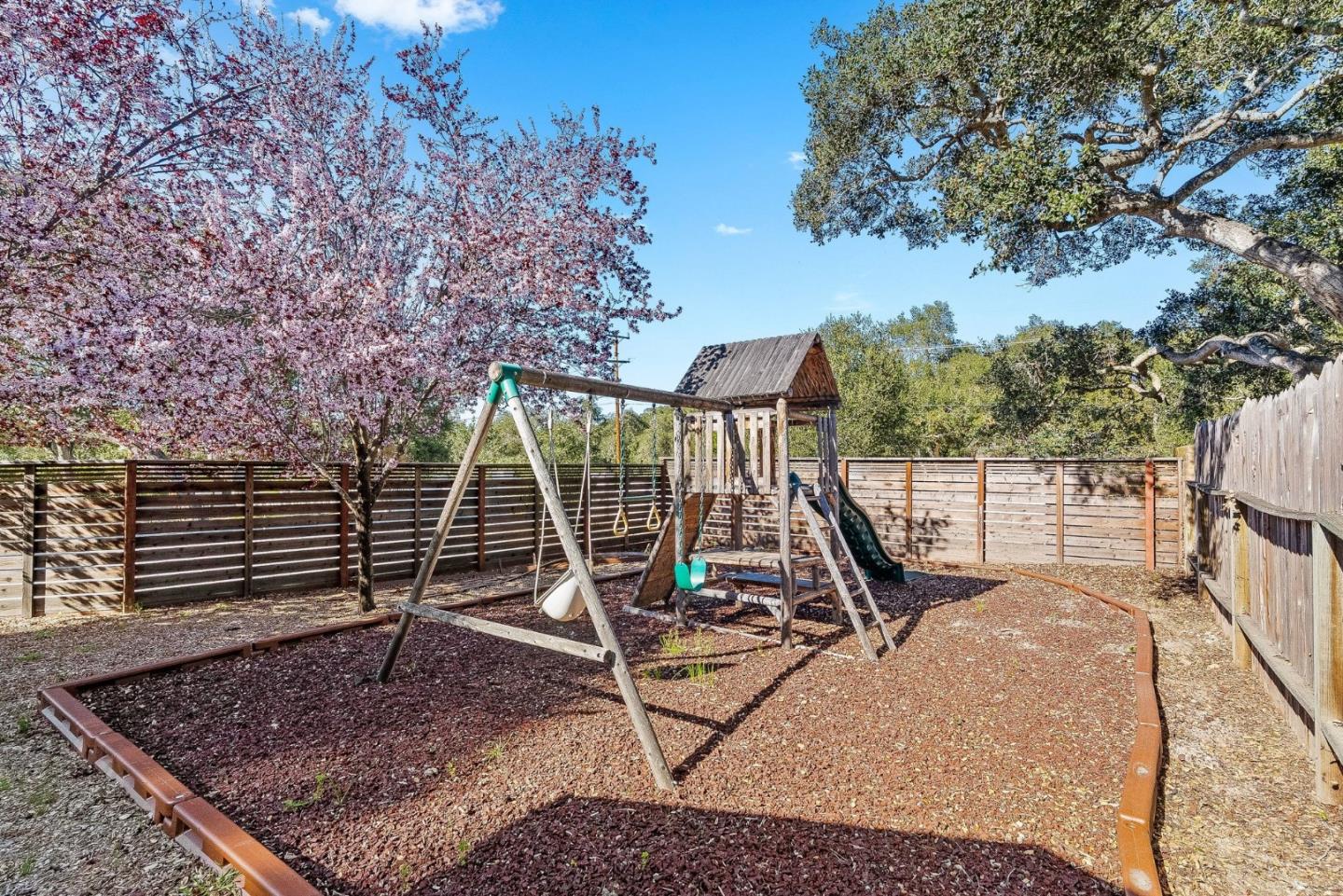 Detail Gallery Image 25 of 33 For 70 Paseo Hermoso, Salinas,  CA 93908 - 4 Beds | 3/1 Baths