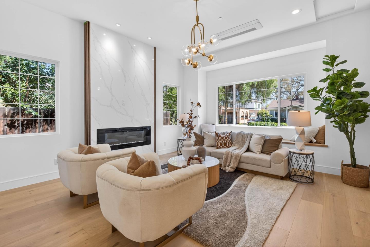 Detail Gallery Image 2 of 39 For 1317 Hester Ave, San Jose,  CA 95126 - 5 Beds | 5 Baths