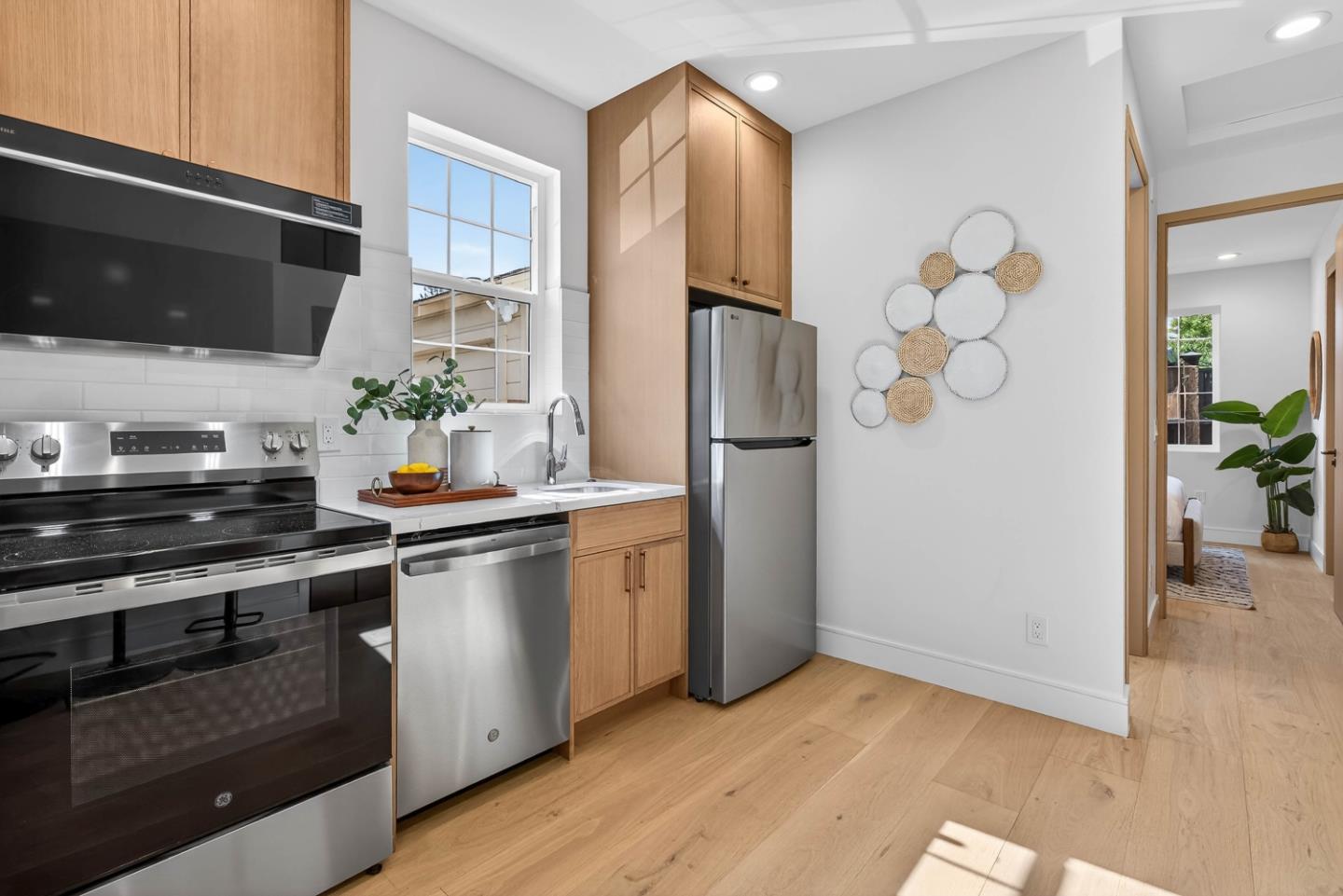 Detail Gallery Image 33 of 39 For 1317 Hester Ave, San Jose,  CA 95126 - 5 Beds | 5 Baths