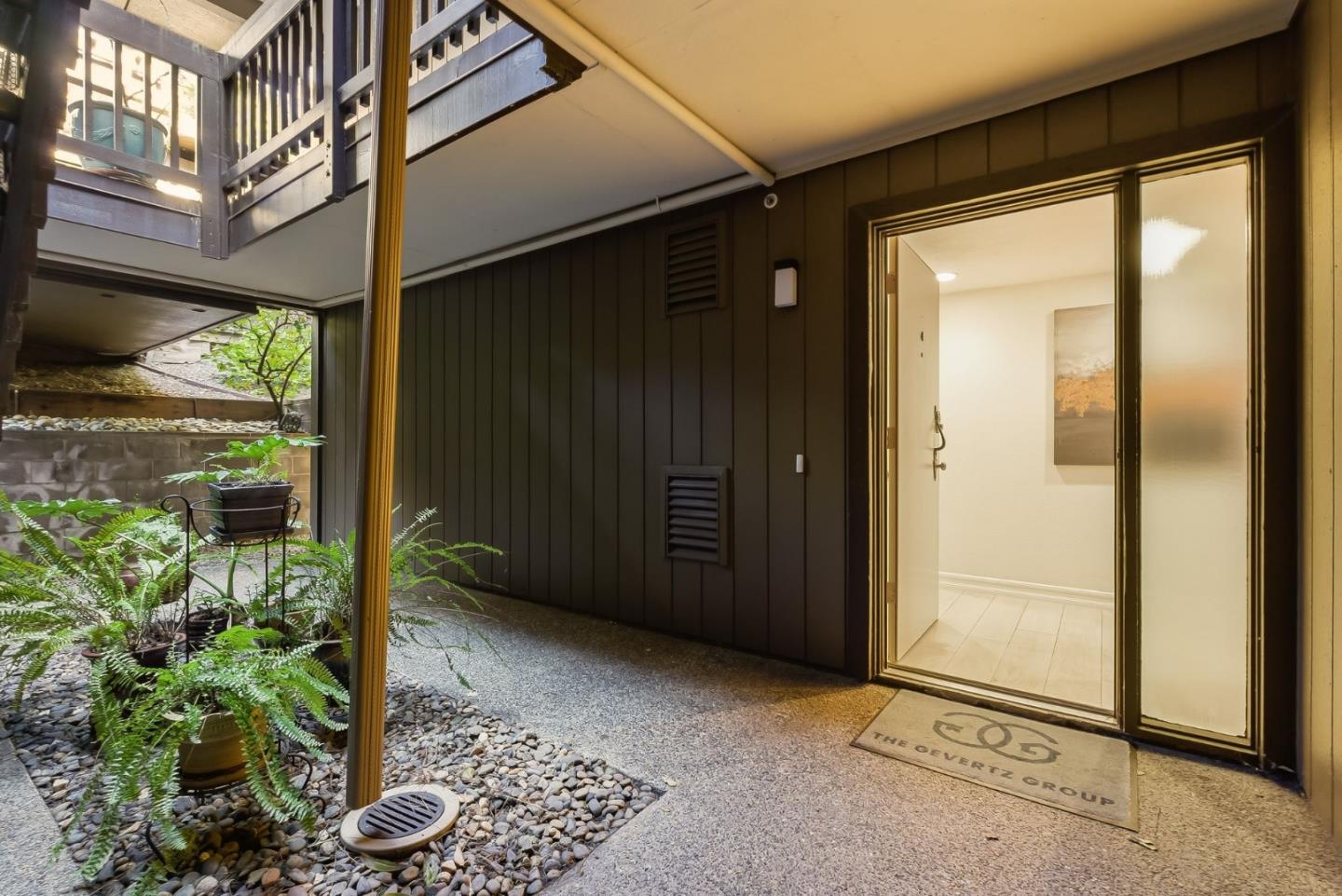 Detail Gallery Image 2 of 42 For 3335 La Mesa Dr #4,  San Carlos,  CA 94070 - 2 Beds | 2 Baths