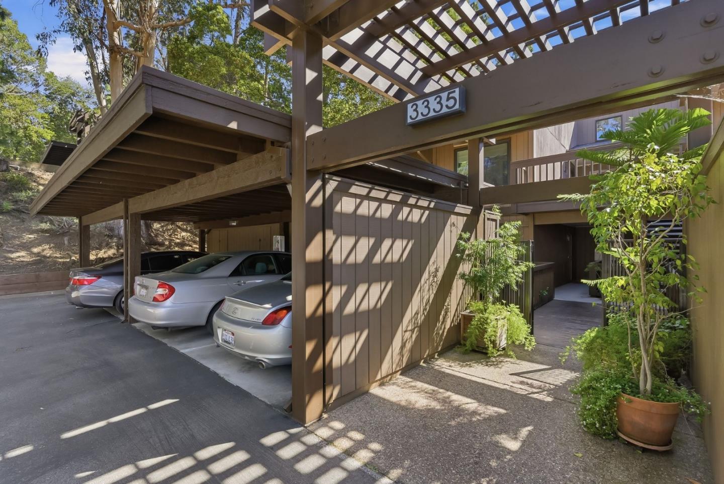 Detail Gallery Image 30 of 42 For 3335 La Mesa Dr #4,  San Carlos,  CA 94070 - 2 Beds | 2 Baths