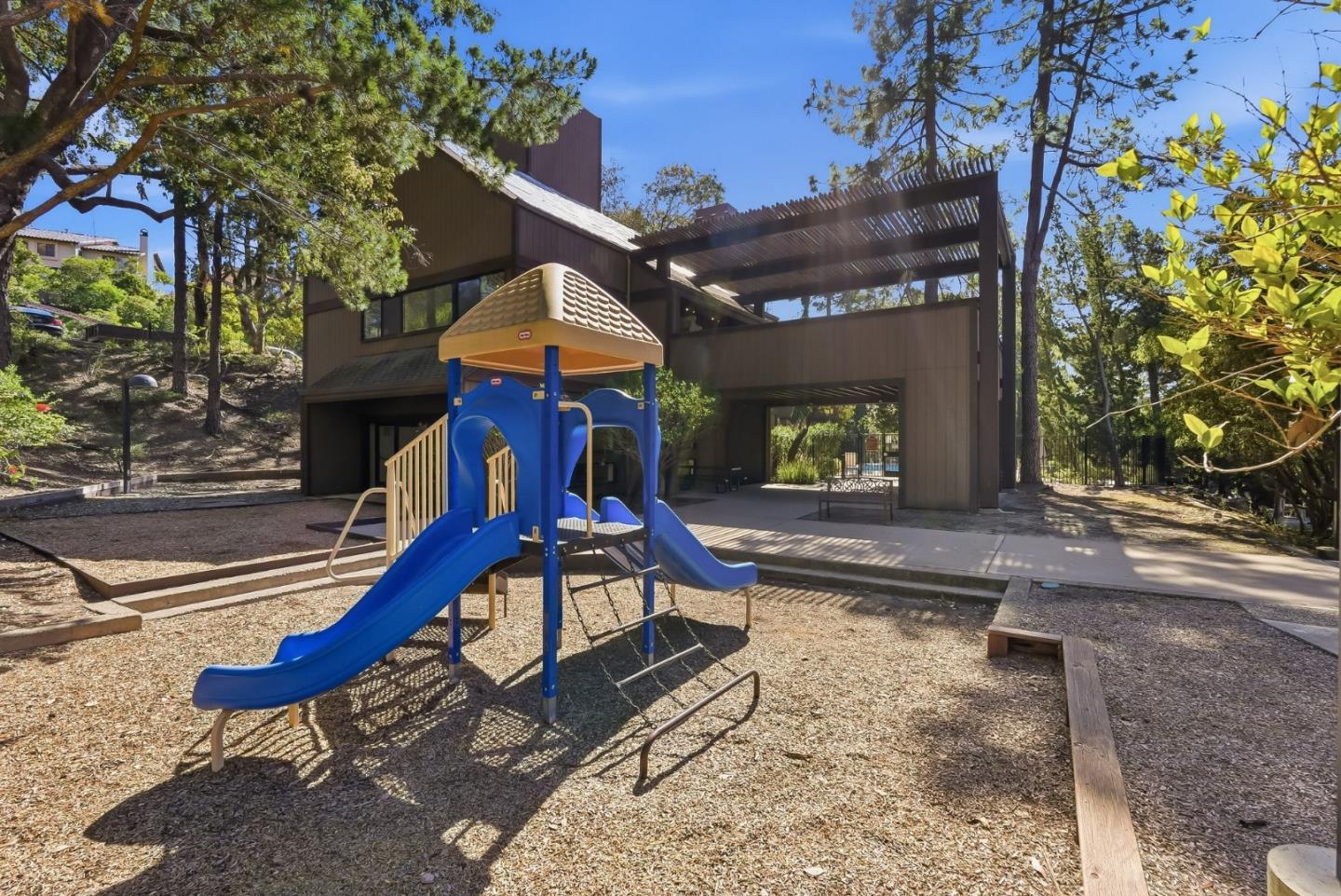 Detail Gallery Image 40 of 42 For 3335 La Mesa Dr #4,  San Carlos,  CA 94070 - 2 Beds | 2 Baths