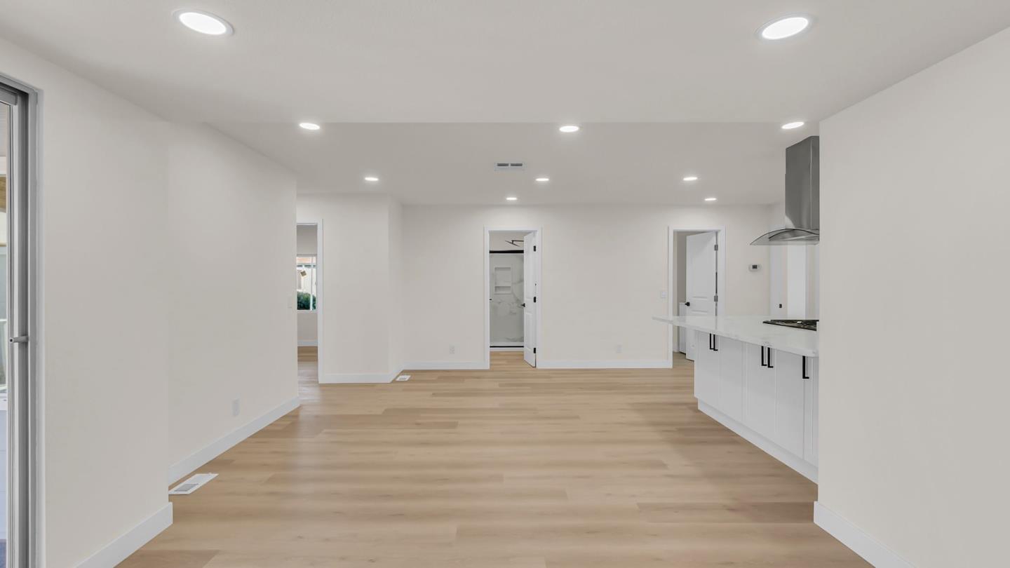 Detail Gallery Image 12 of 34 For 499 Millpond Dr #499,  San Jose,  CA 95125 - 3 Beds | 2 Baths