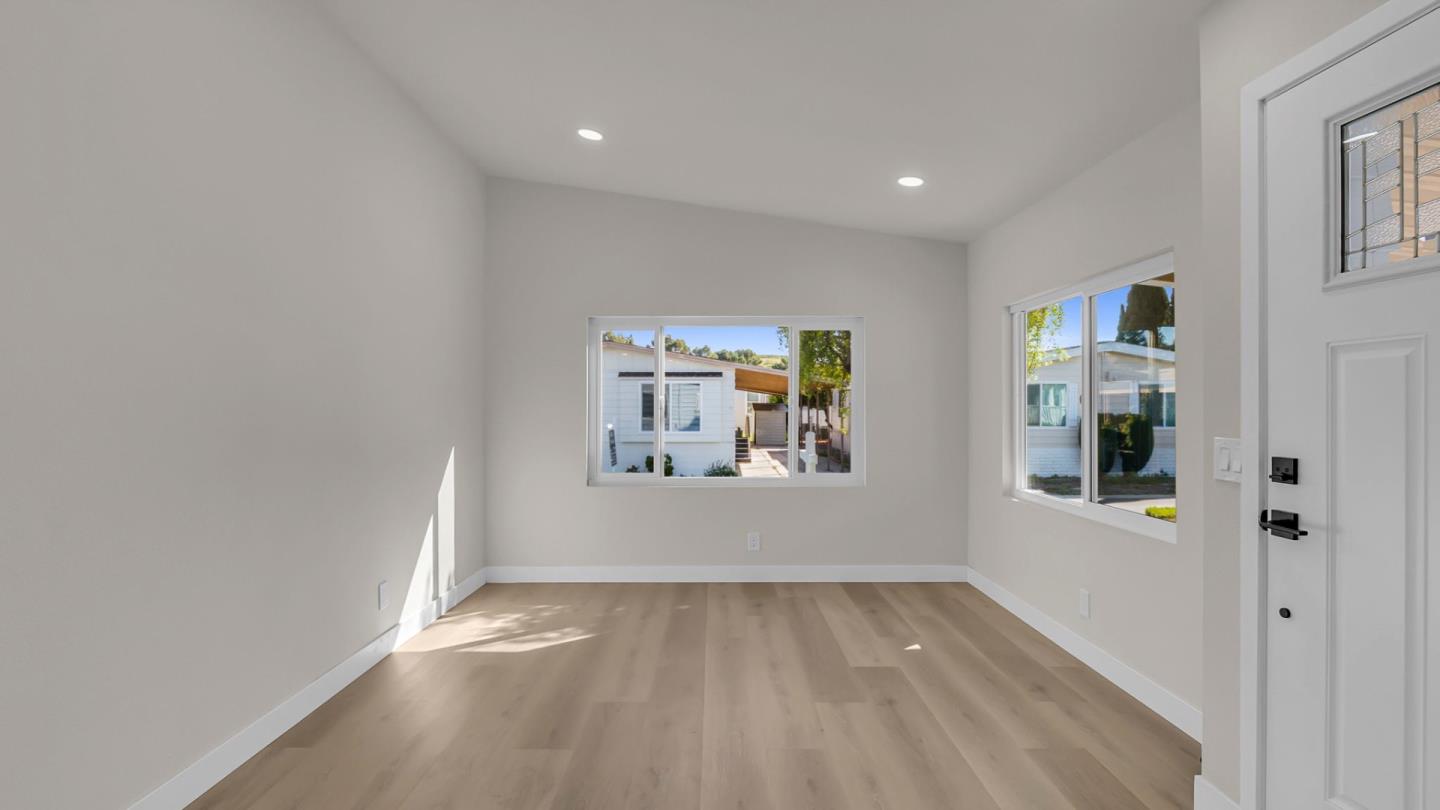 Detail Gallery Image 16 of 34 For 499 Millpond Dr #499,  San Jose,  CA 95125 - 3 Beds | 2 Baths