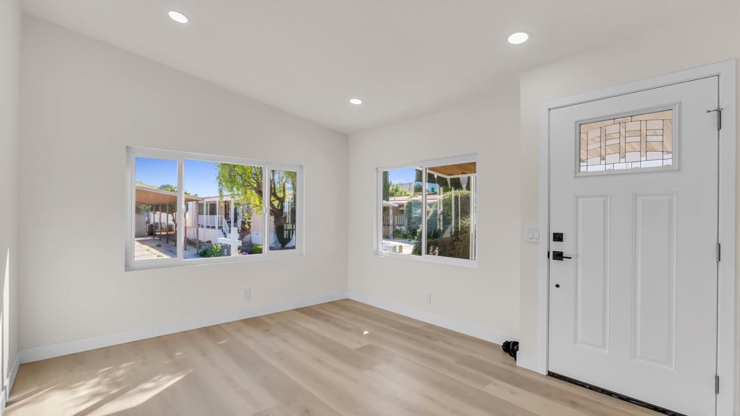 Detail Gallery Image 17 of 34 For 499 Millpond Dr #499,  San Jose,  CA 95125 - 3 Beds | 2 Baths