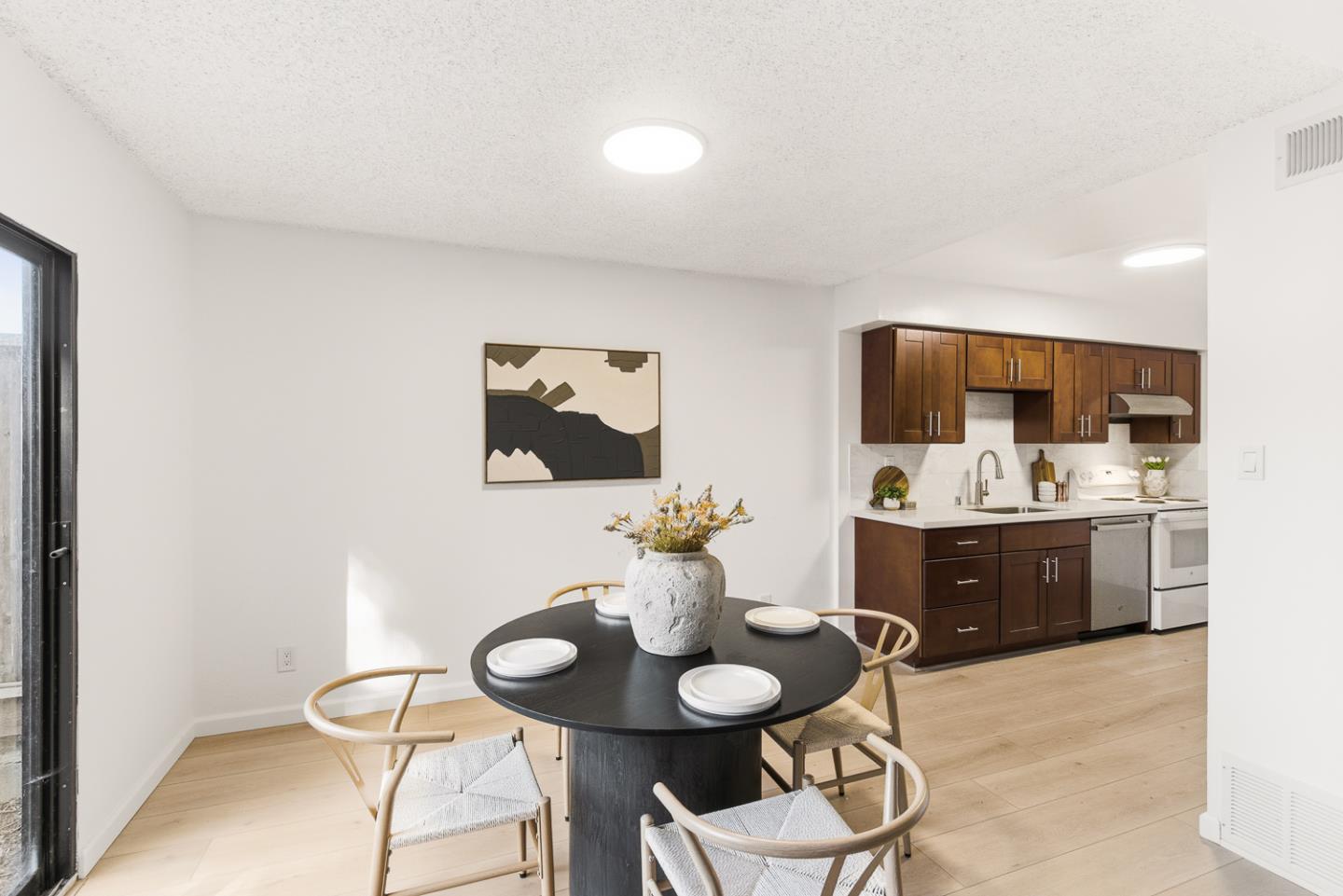 Detail Gallery Image 7 of 32 For 2405 Liberty, South San Francisco,  CA 94080 - 3 Beds | 2 Baths