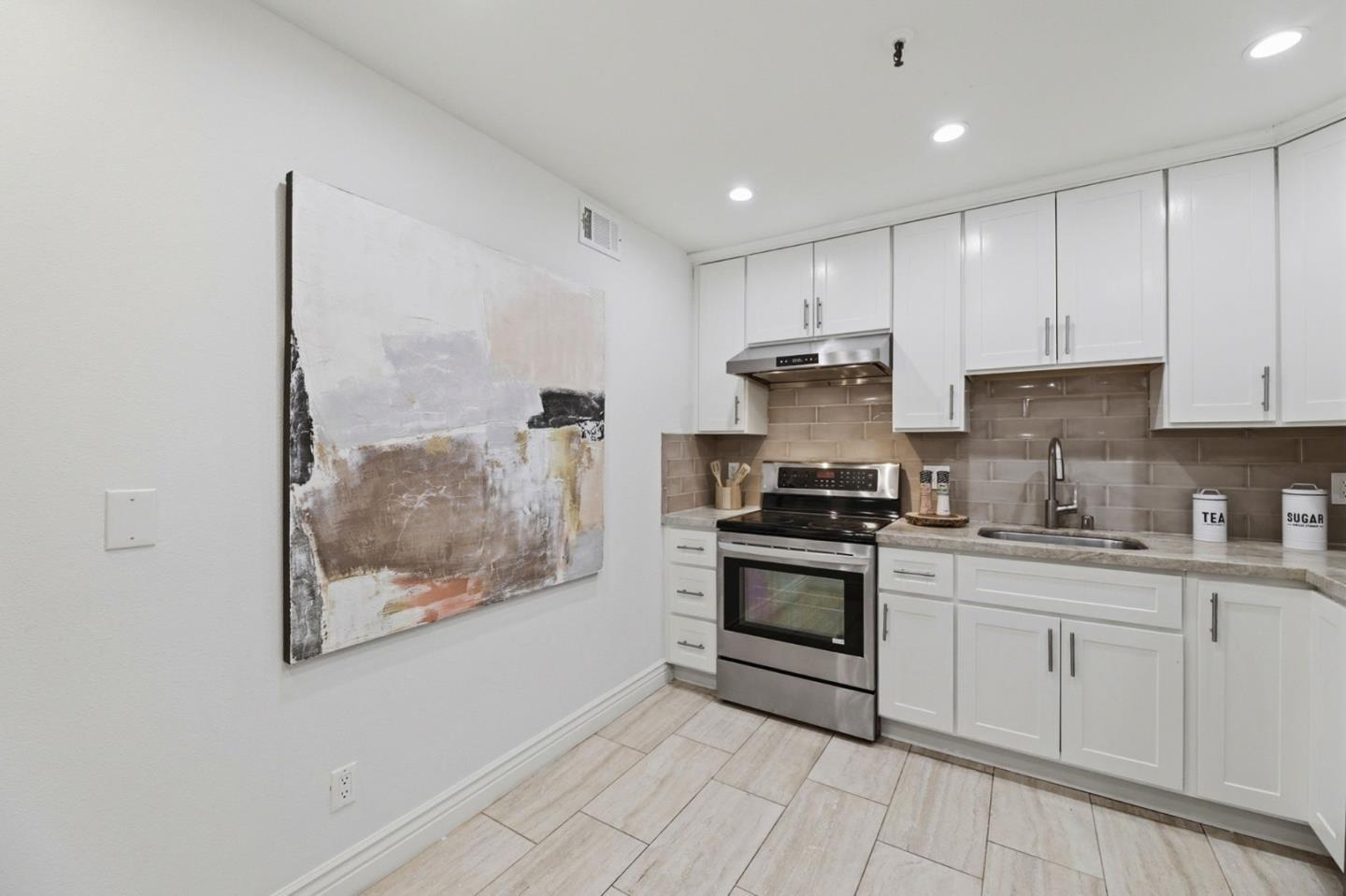 Detail Gallery Image 7 of 39 For 49 Showers Dr #A130,  Mountain View,  CA 94040 - 2 Beds | 2 Baths