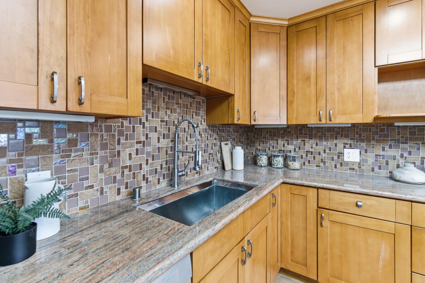 Detail Gallery Image 10 of 31 For 2126 43rd Ave, San Francisco,  CA 94116 - 2 Beds | 1 Baths