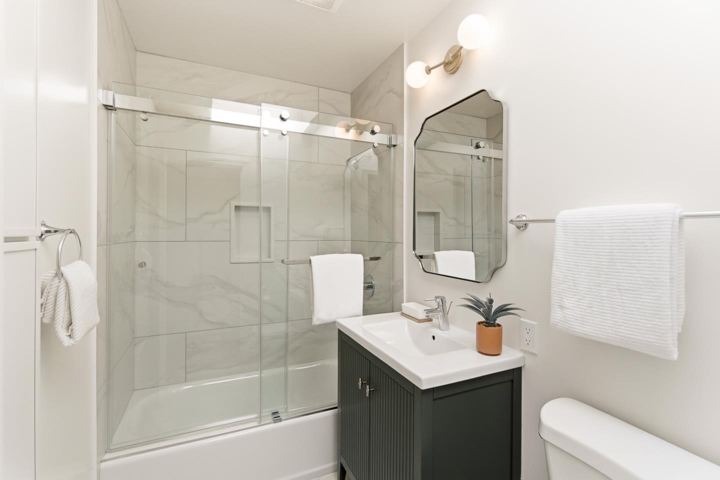 Detail Gallery Image 17 of 31 For 2126 43rd Ave, San Francisco,  CA 94116 - 2 Beds | 1 Baths