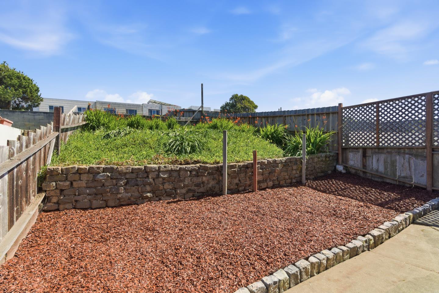 Detail Gallery Image 28 of 31 For 2126 43rd Ave, San Francisco,  CA 94116 - 2 Beds | 1 Baths