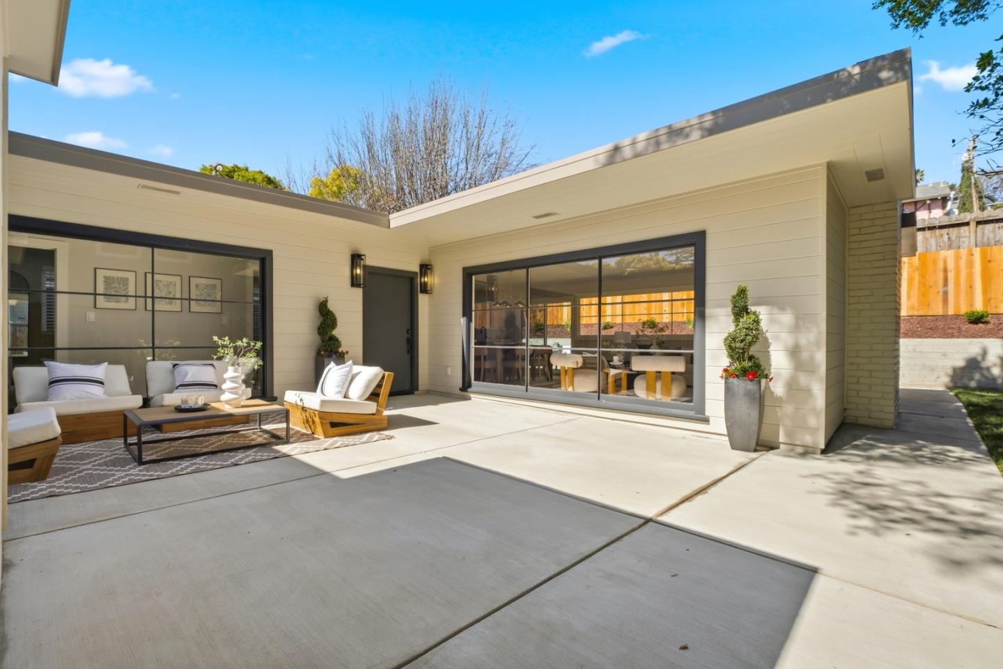 Detail Gallery Image 2 of 26 For 1910 Notre Dame Ave, Belmont,  CA 94002 - 3 Beds | 2 Baths