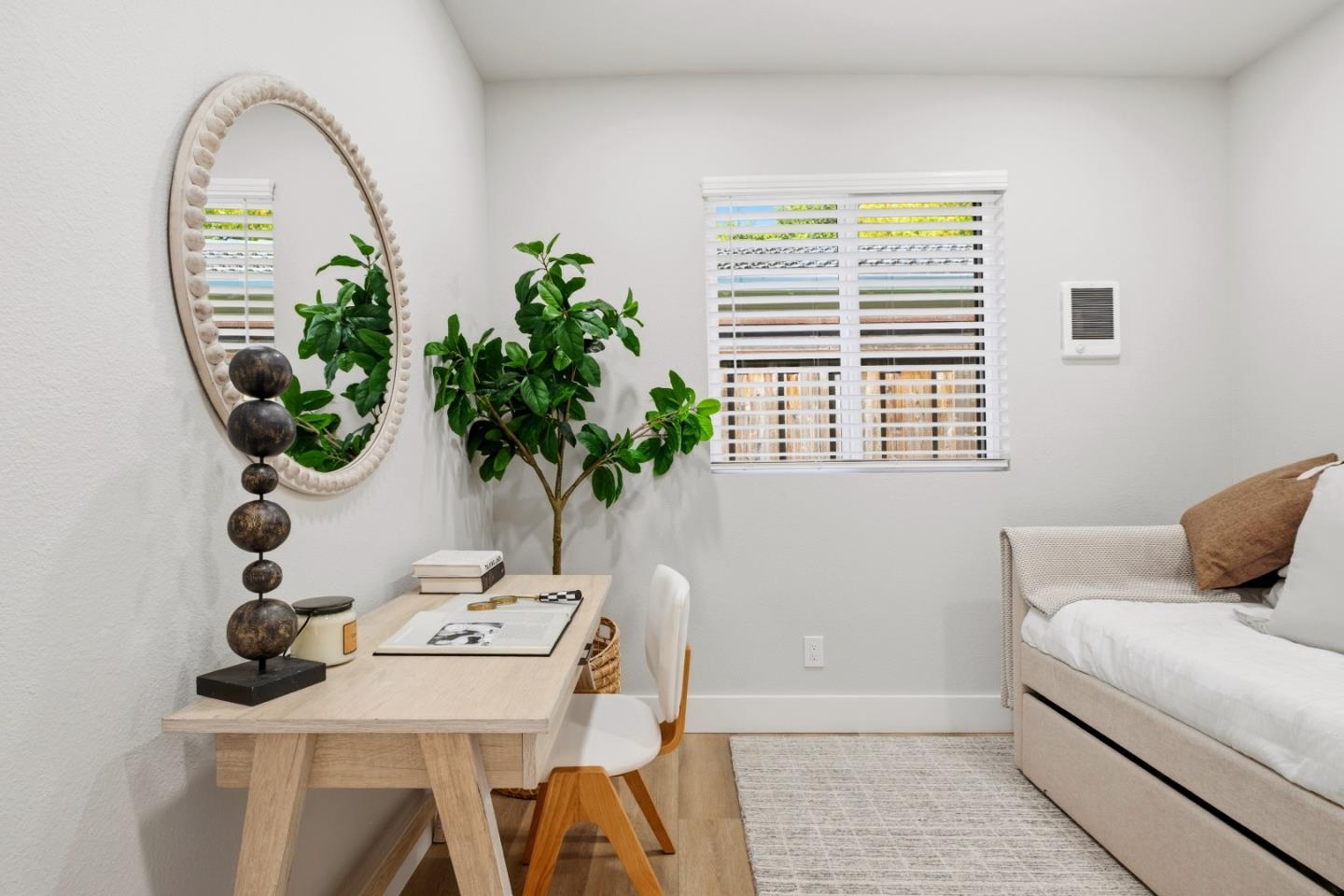 Detail Gallery Image 21 of 26 For 1910 Notre Dame Ave, Belmont,  CA 94002 - 3 Beds | 2 Baths