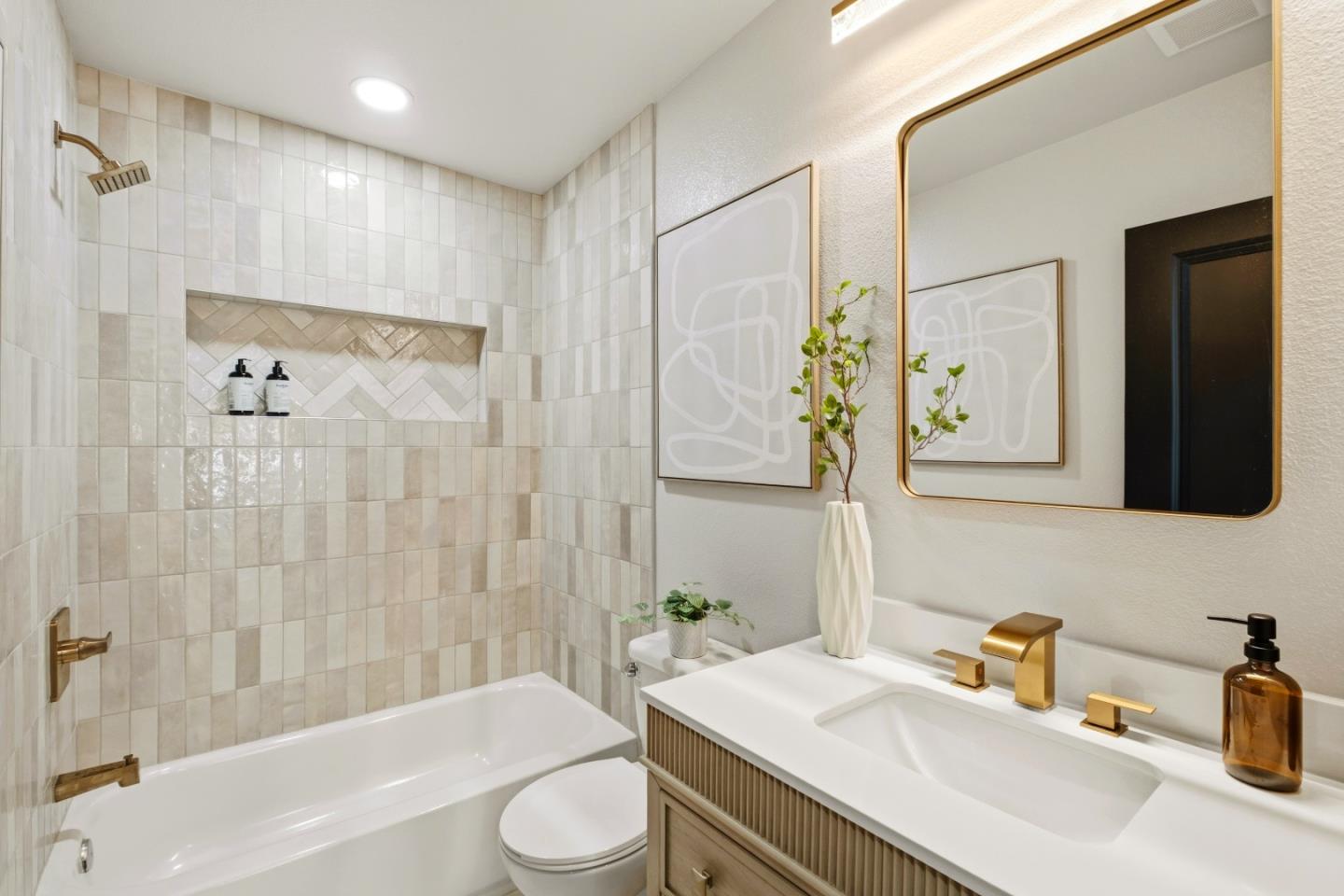 Detail Gallery Image 23 of 26 For 1910 Notre Dame Ave, Belmont,  CA 94002 - 3 Beds | 2 Baths