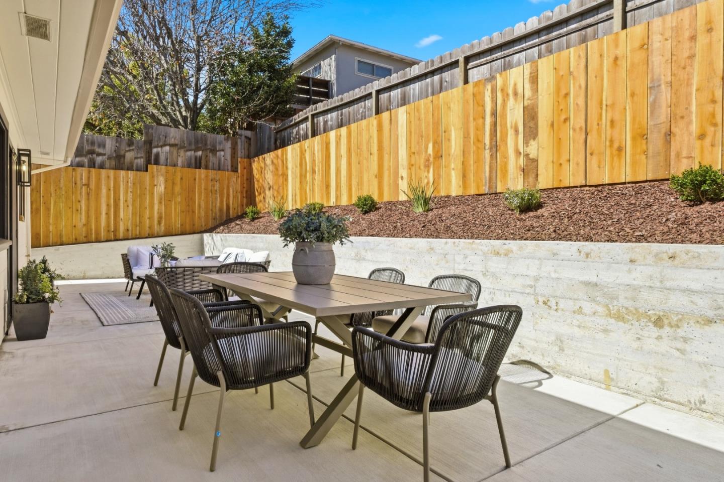 Detail Gallery Image 25 of 26 For 1910 Notre Dame Ave, Belmont,  CA 94002 - 3 Beds | 2 Baths