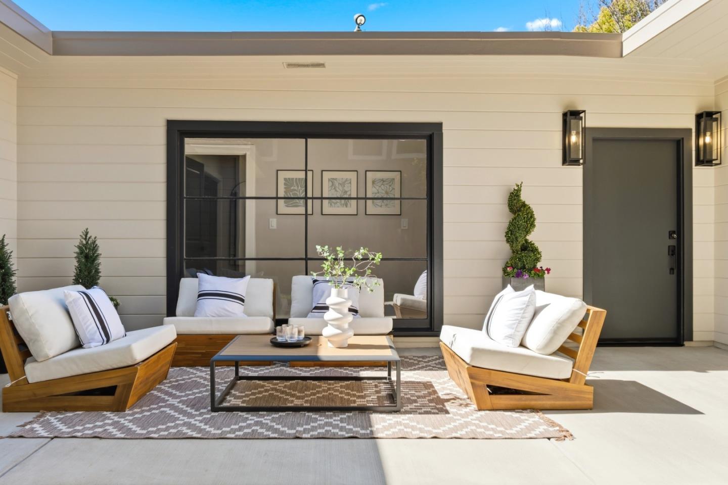 Detail Gallery Image 3 of 26 For 1910 Notre Dame Ave, Belmont,  CA 94002 - 3 Beds | 2 Baths