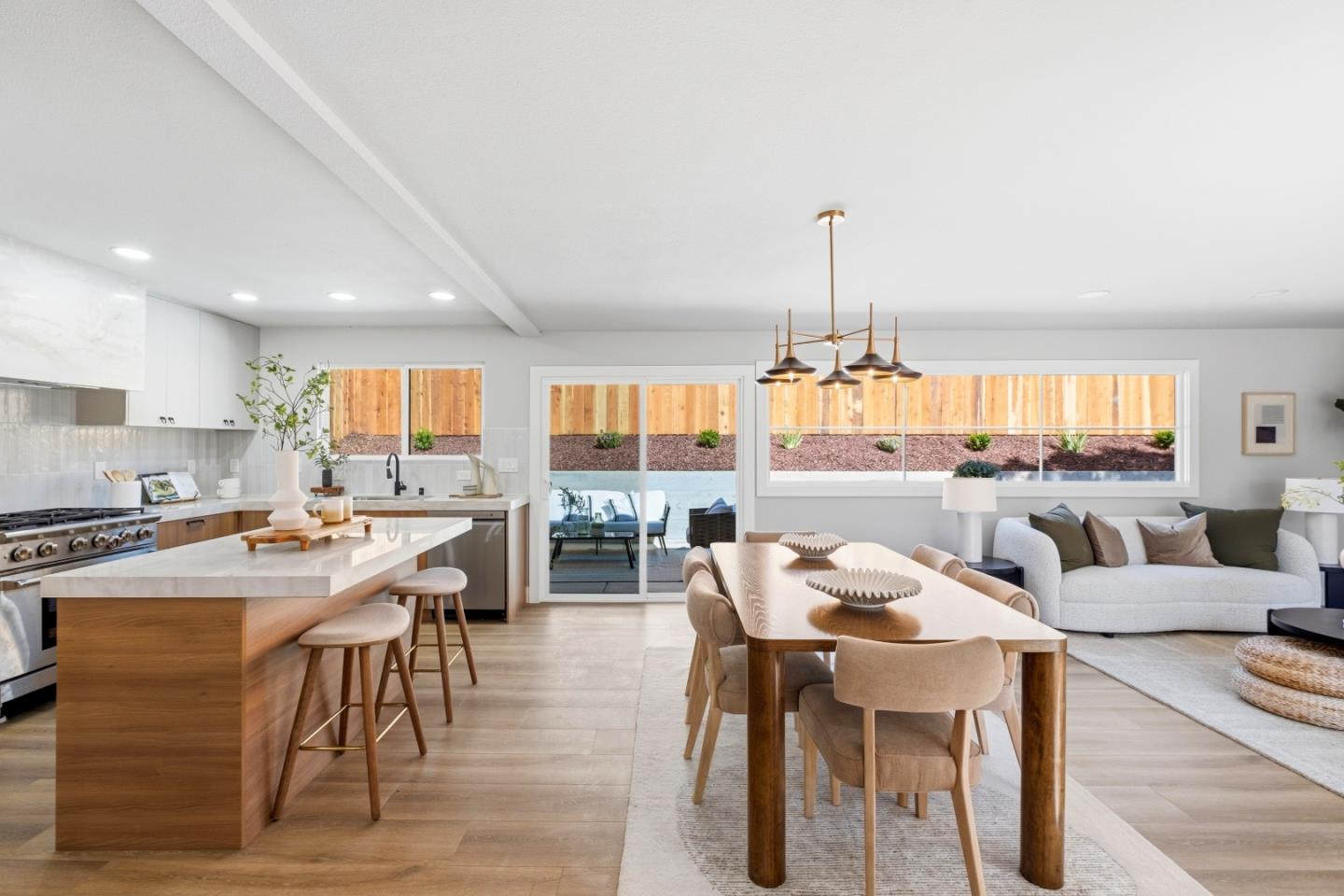 Detail Gallery Image 4 of 26 For 1910 Notre Dame Ave, Belmont,  CA 94002 - 3 Beds | 2 Baths