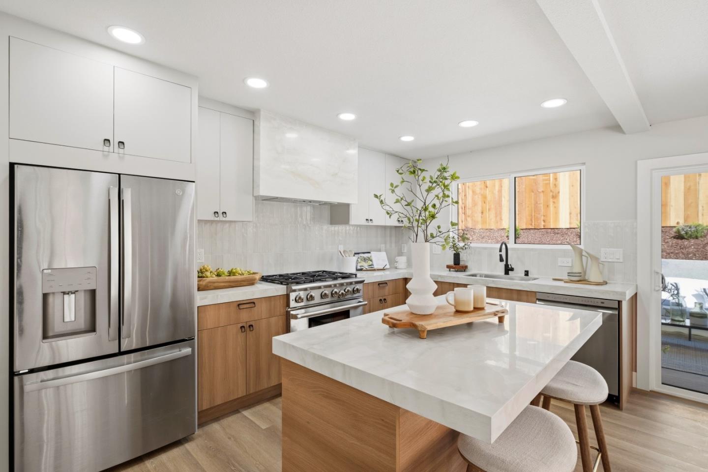 Detail Gallery Image 5 of 26 For 1910 Notre Dame Ave, Belmont,  CA 94002 - 3 Beds | 2 Baths