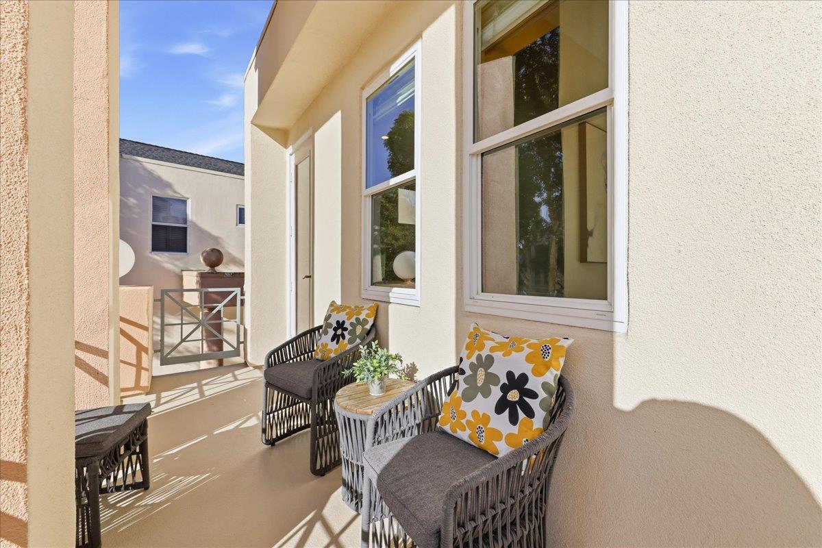 Detail Gallery Image 41 of 64 For 819 Lakeshore Dr, Redwood City,  CA 94065 - 3 Beds | 2/1 Baths