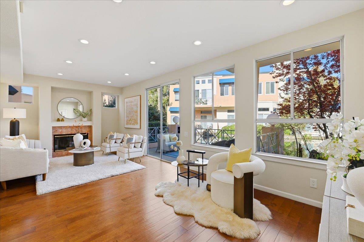 Detail Gallery Image 8 of 64 For 819 Lakeshore Dr, Redwood City,  CA 94065 - 3 Beds | 2/1 Baths