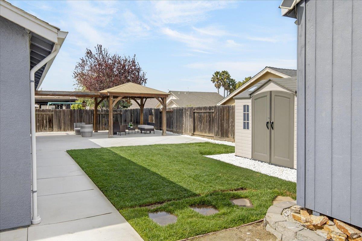 Detail Gallery Image 5 of 38 For 821 Feather Ct, Hollister,  CA 95023 - 4 Beds | 2 Baths