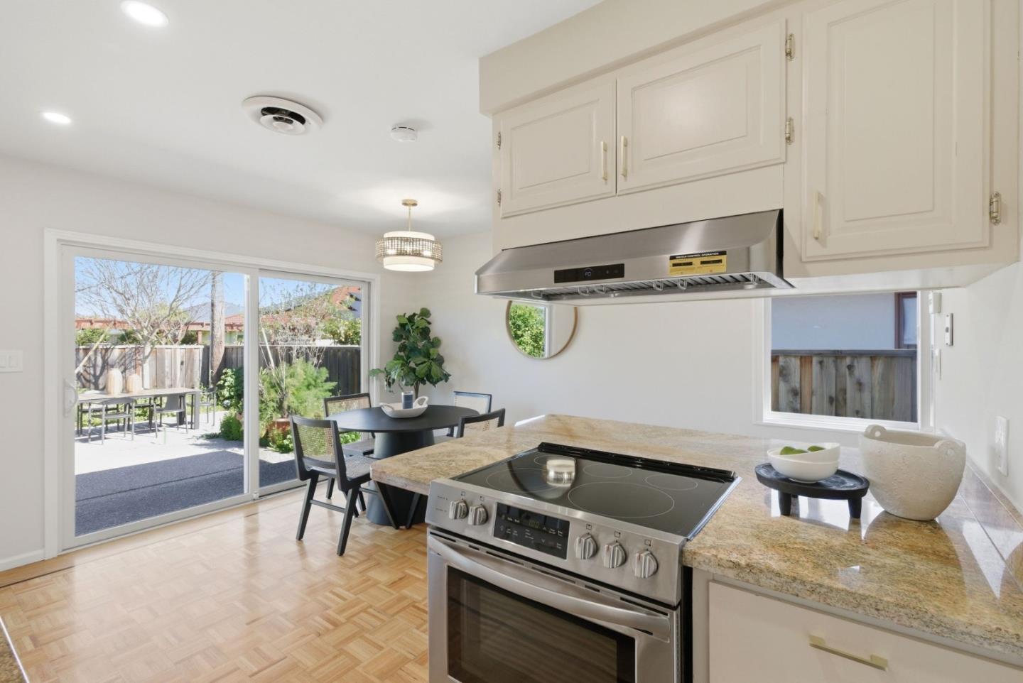 Detail Gallery Image 14 of 44 For 2711 Toledo Ave, Santa Clara,  CA 95051 - 3 Beds | 2 Baths