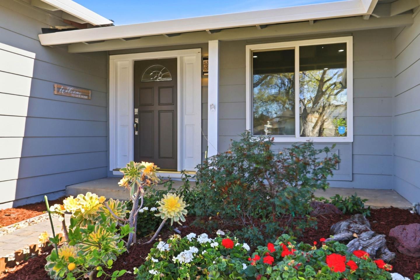 Detail Gallery Image 2 of 50 For 1122 Lynhurst Way, San Jose,  CA 95118 - 4 Beds | 2 Baths