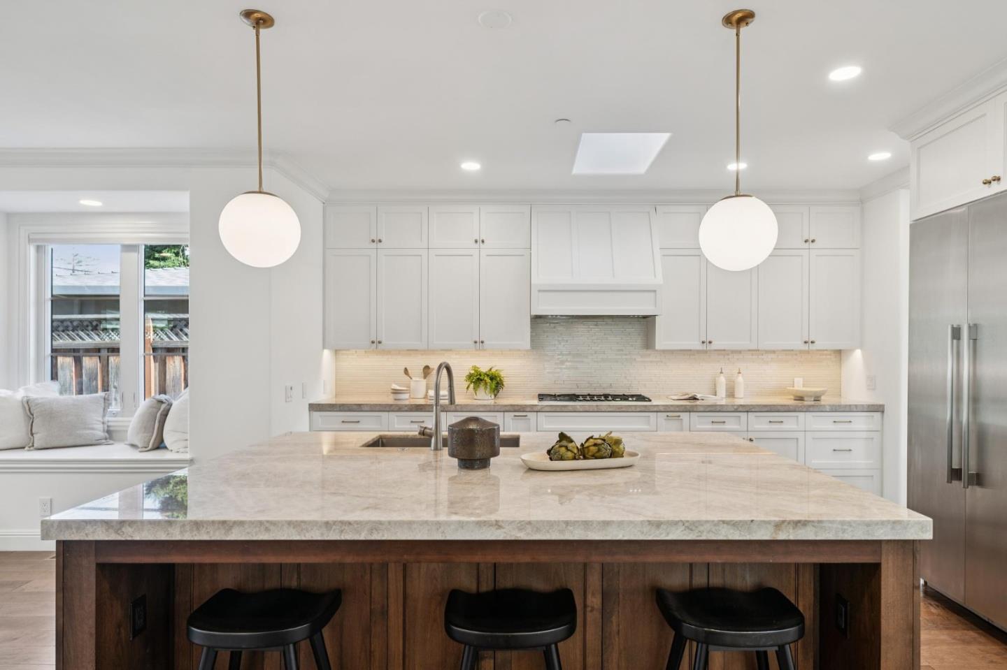 Detail Gallery Image 14 of 33 For 3011 Bryant St, Palo Alto,  CA 94306 - 4 Beds | 3/1 Baths