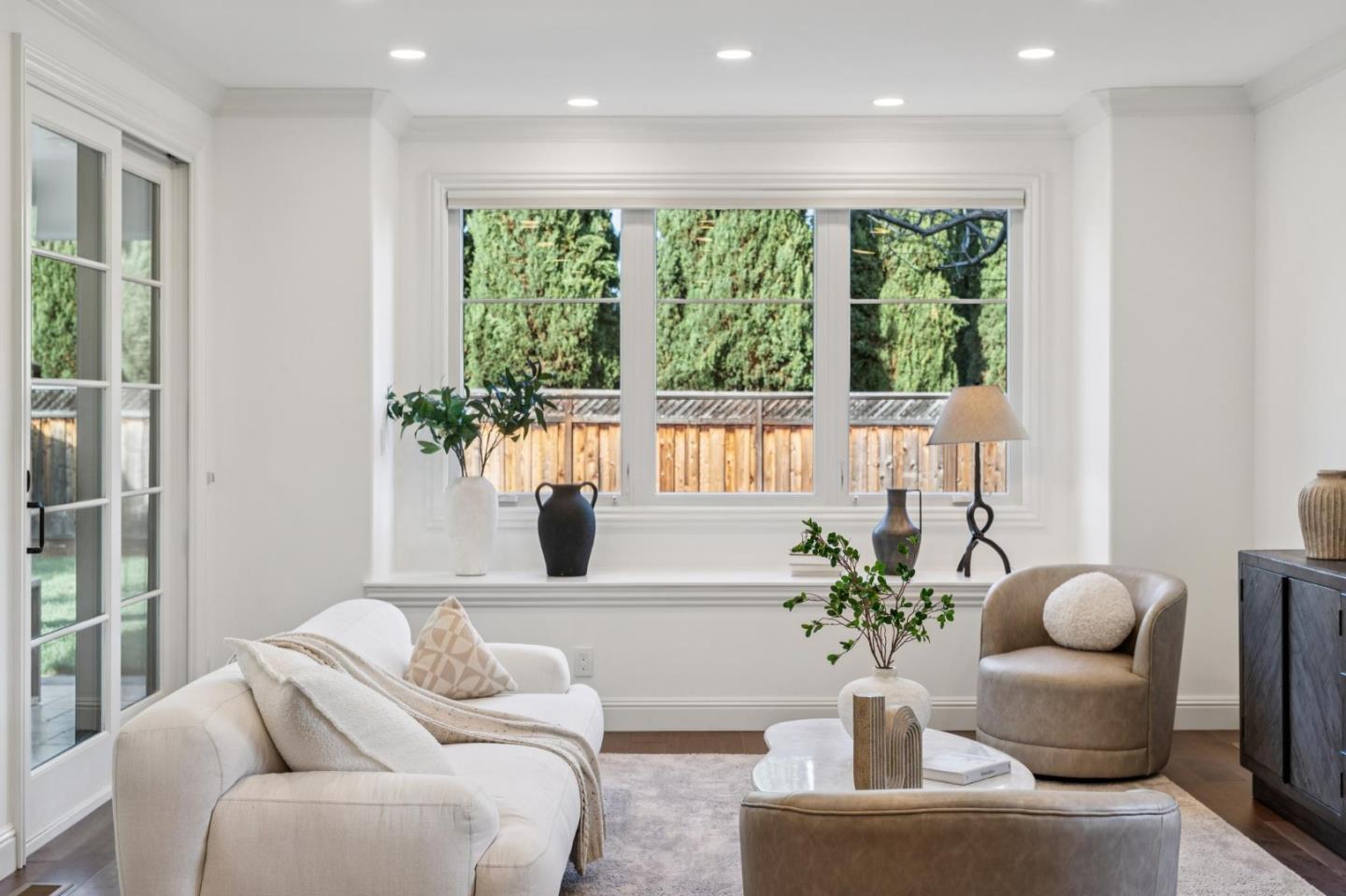 Detail Gallery Image 17 of 33 For 3011 Bryant St, Palo Alto,  CA 94306 - 4 Beds | 3/1 Baths