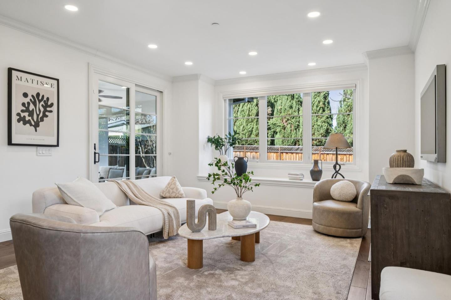 Detail Gallery Image 18 of 33 For 3011 Bryant St, Palo Alto,  CA 94306 - 4 Beds | 3/1 Baths