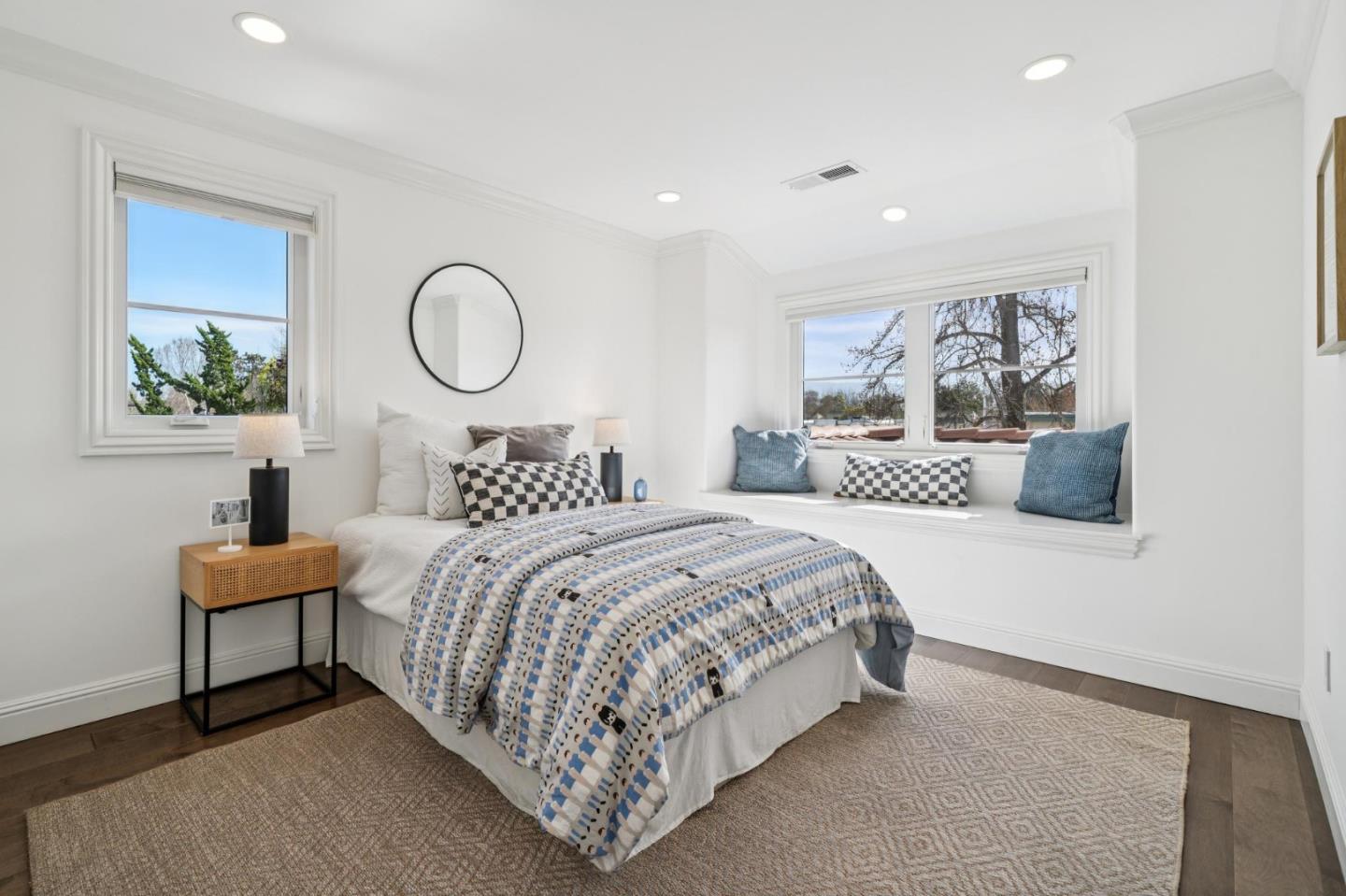 Detail Gallery Image 24 of 33 For 3011 Bryant St, Palo Alto,  CA 94306 - 4 Beds | 3/1 Baths