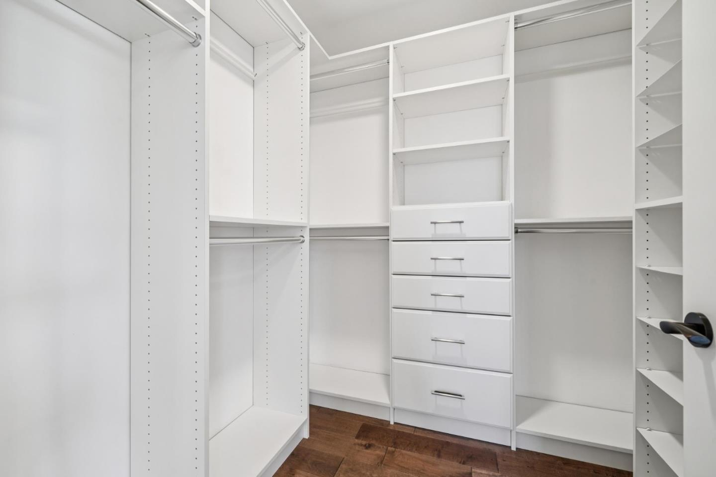 Detail Gallery Image 31 of 33 For 3011 Bryant St, Palo Alto,  CA 94306 - 4 Beds | 3/1 Baths