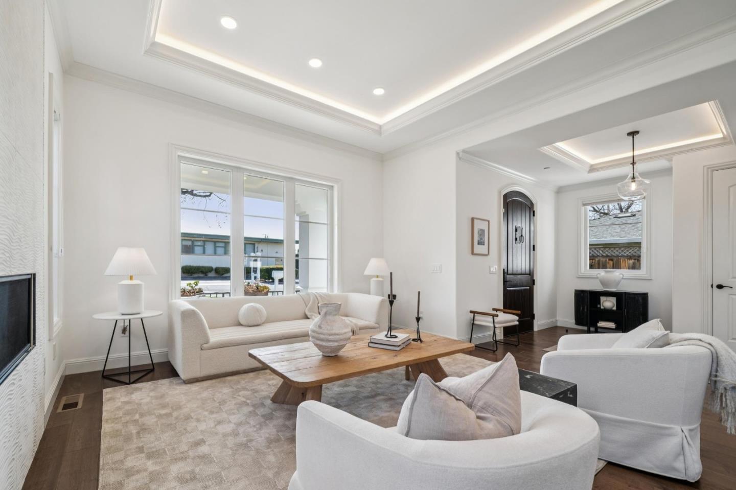 Detail Gallery Image 7 of 33 For 3011 Bryant St, Palo Alto,  CA 94306 - 4 Beds | 3/1 Baths