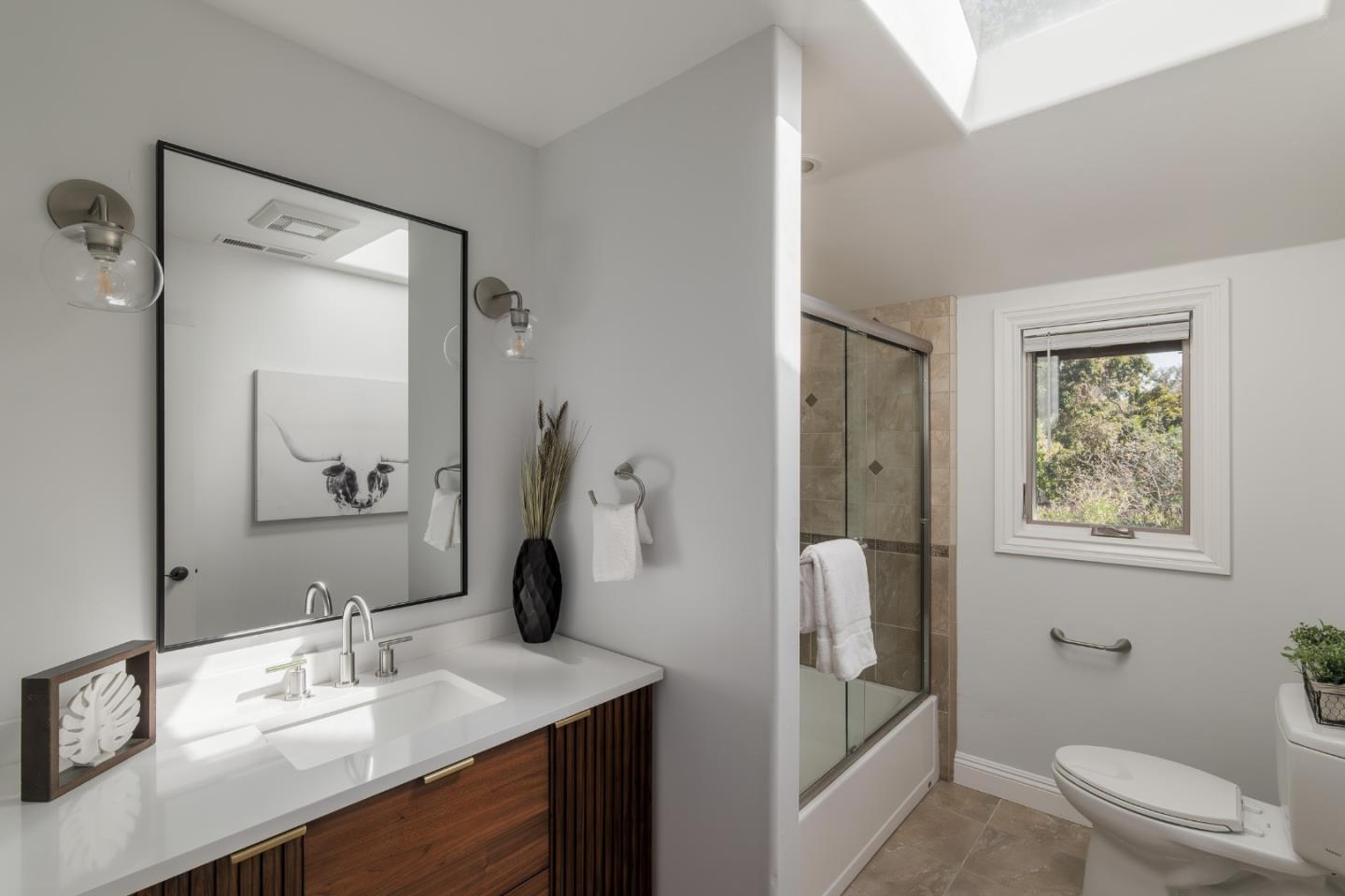 Detail Gallery Image 27 of 43 For 475 Fir Ln, Los Altos,  CA 94024 - 4 Beds | 4 Baths