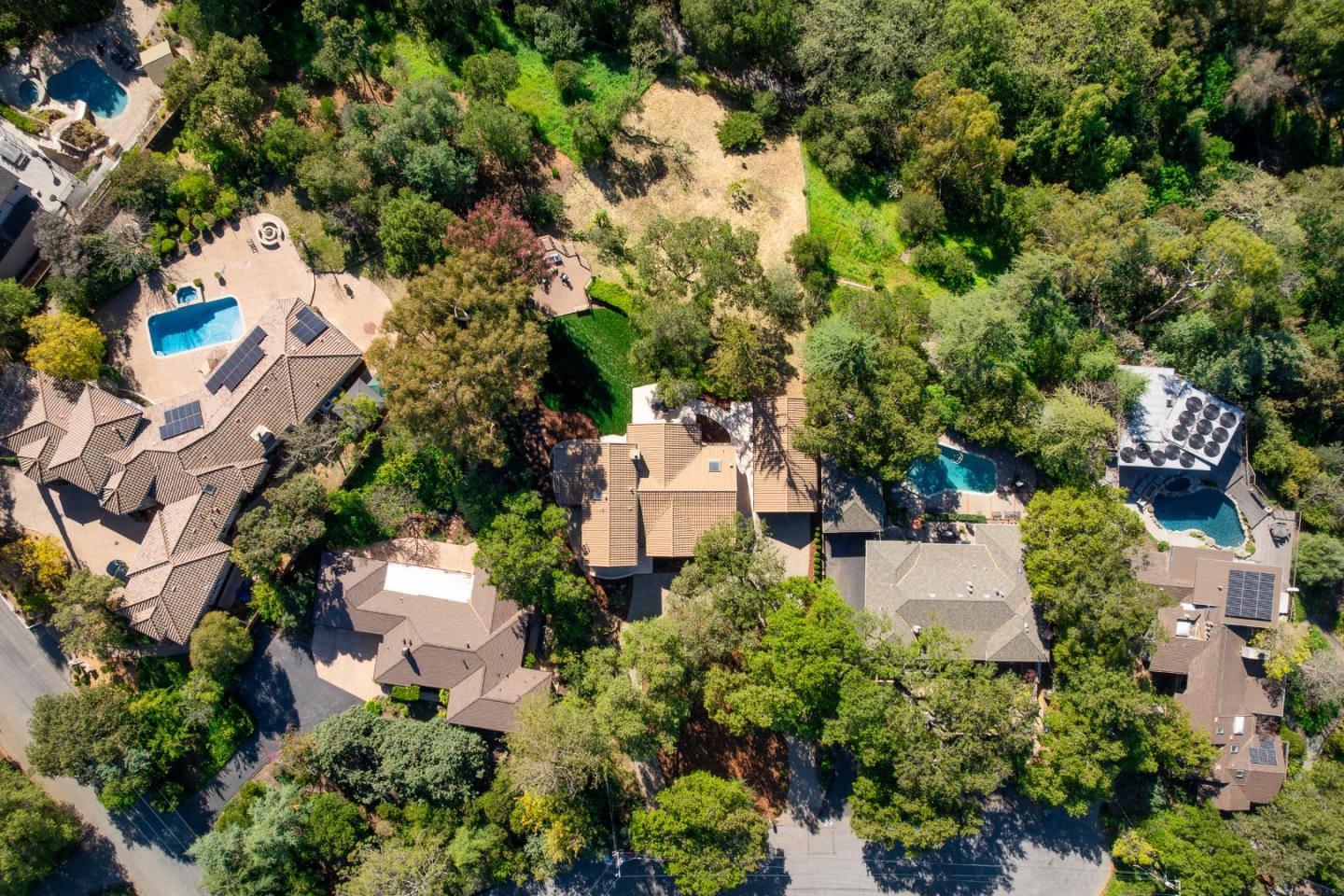 Detail Gallery Image 38 of 43 For 475 Fir Ln, Los Altos,  CA 94024 - 4 Beds | 4 Baths