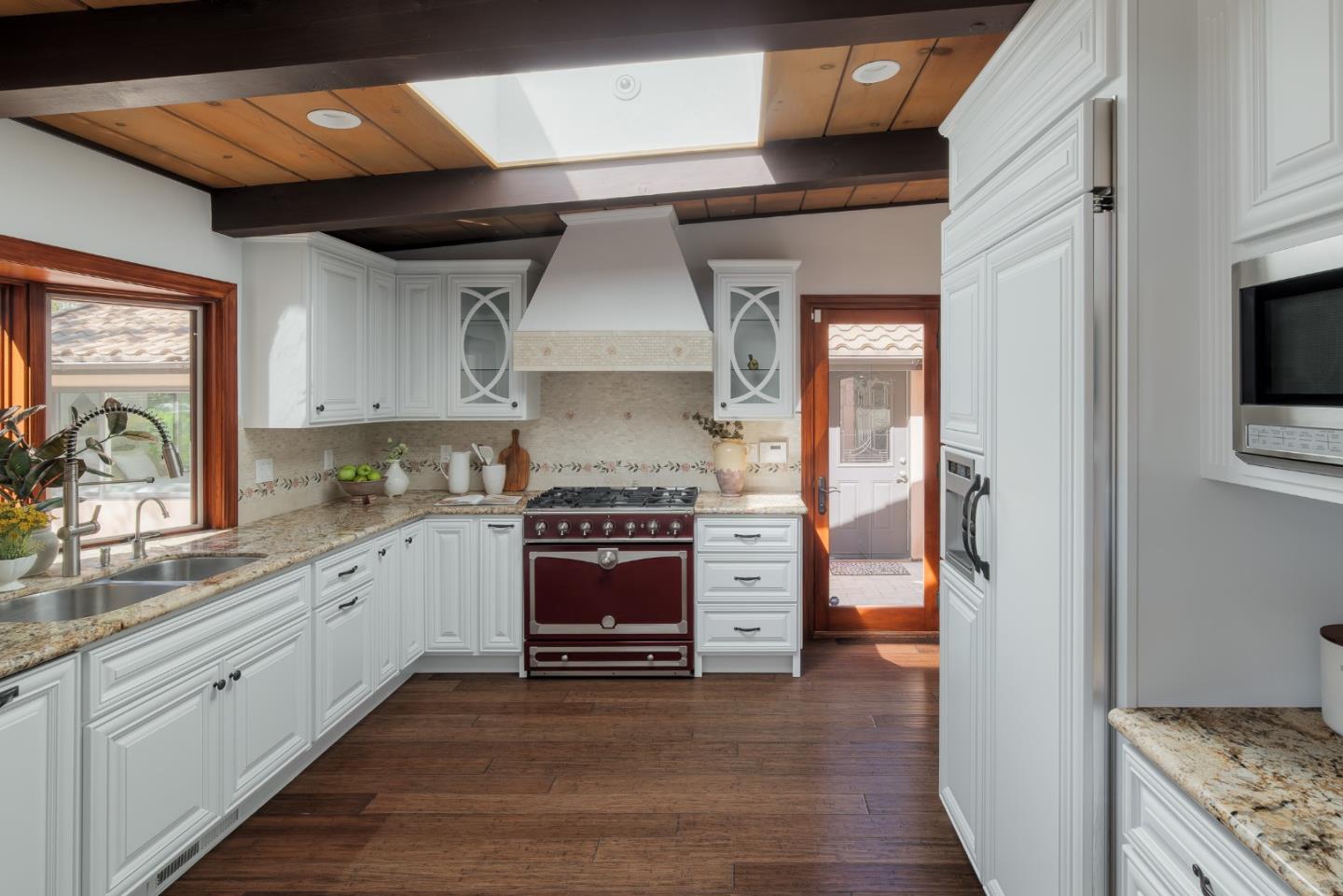 Detail Gallery Image 9 of 43 For 475 Fir Ln, Los Altos,  CA 94024 - 4 Beds | 4 Baths