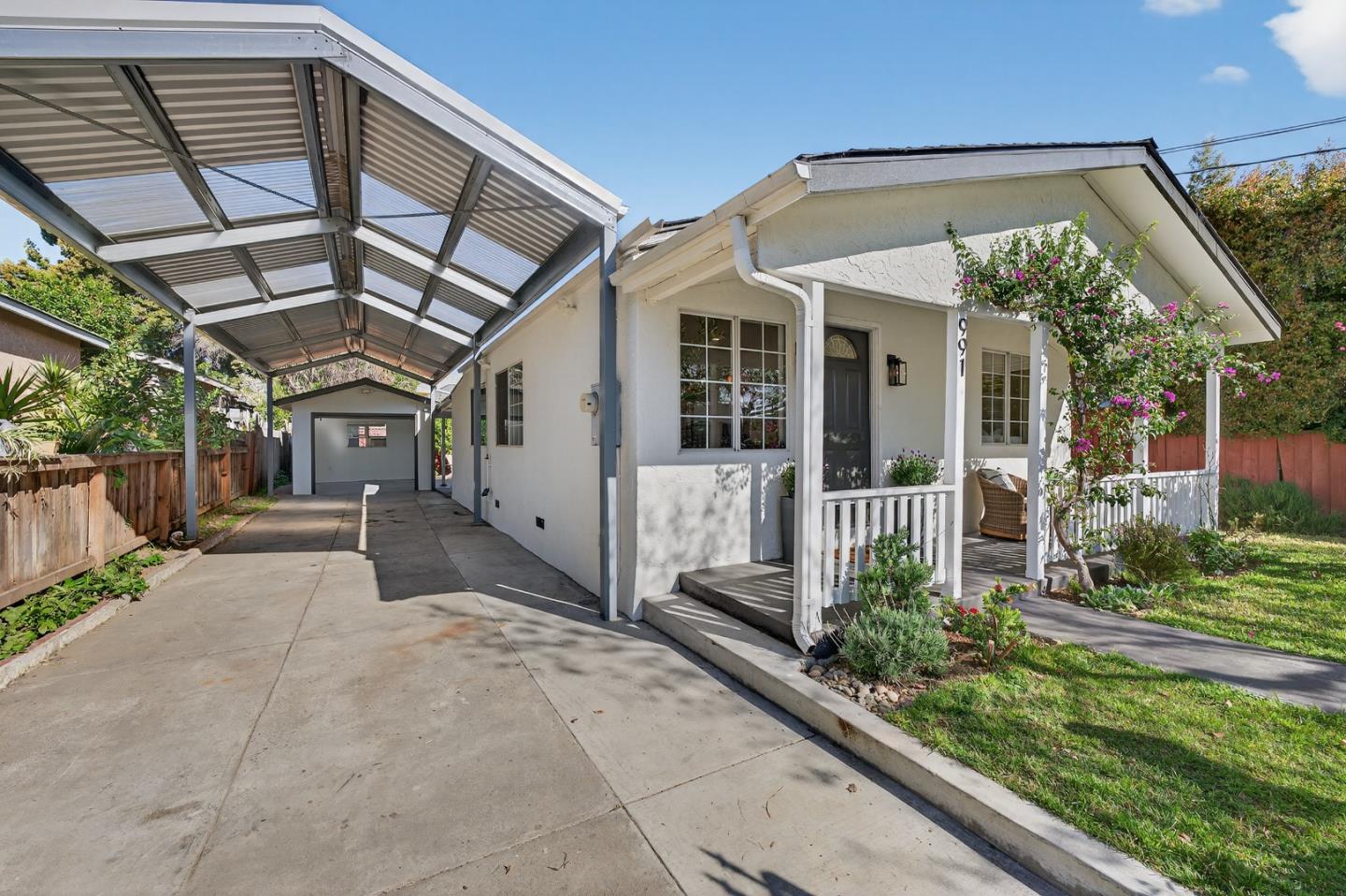 Detail Gallery Image 2 of 32 For 991 Jackson St, San Jose,  CA 95112 - 2 Beds | 1 Baths