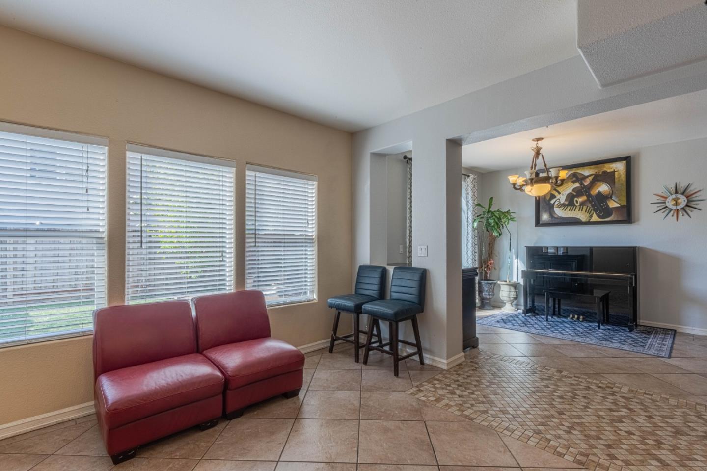Detail Gallery Image 14 of 60 For 1099 Twin Creeks Dr, Salinas,  CA 93905 - 5 Beds | 2/1 Baths