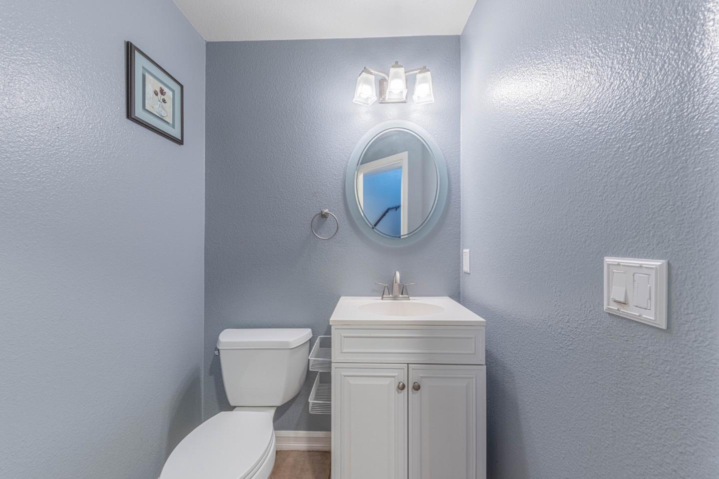 Detail Gallery Image 15 of 60 For 1099 Twin Creeks Dr, Salinas,  CA 93905 - 5 Beds | 2/1 Baths