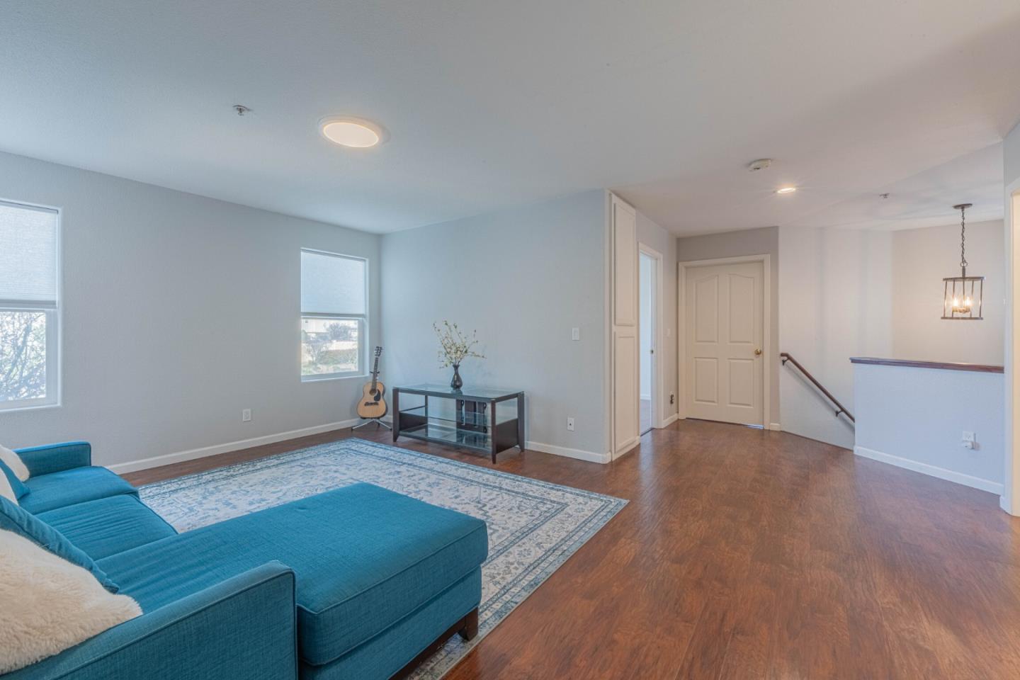 Detail Gallery Image 17 of 60 For 1099 Twin Creeks Dr, Salinas,  CA 93905 - 5 Beds | 2/1 Baths