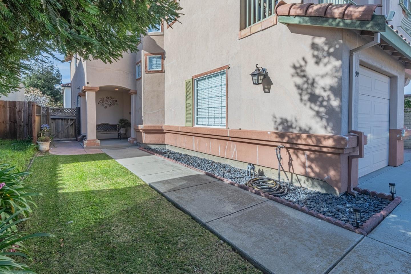 Detail Gallery Image 2 of 60 For 1099 Twin Creeks Dr, Salinas,  CA 93905 - 5 Beds | 2/1 Baths