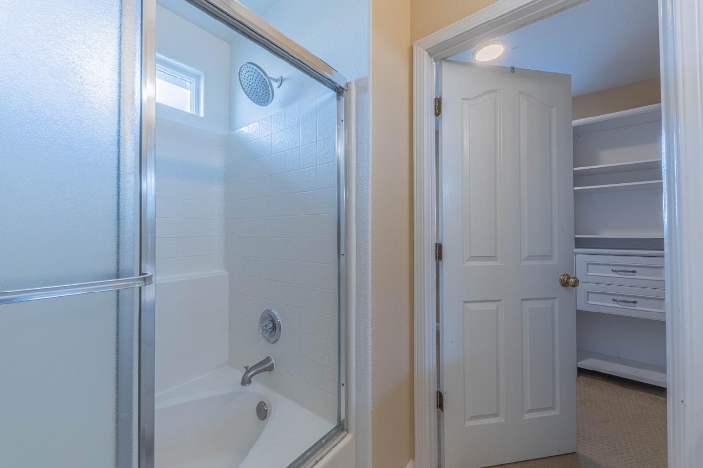 Detail Gallery Image 25 of 60 For 1099 Twin Creeks Dr, Salinas,  CA 93905 - 5 Beds | 2/1 Baths