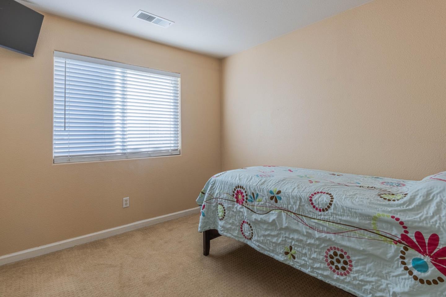 Detail Gallery Image 29 of 60 For 1099 Twin Creeks Dr, Salinas,  CA 93905 - 5 Beds | 2/1 Baths