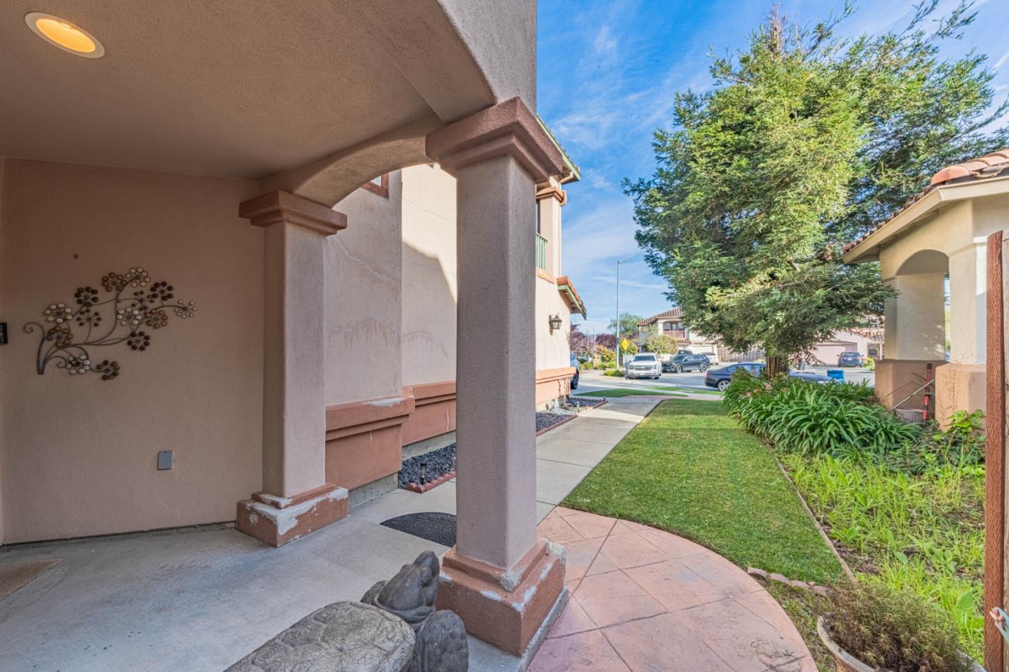 Detail Gallery Image 3 of 60 For 1099 Twin Creeks Dr, Salinas,  CA 93905 - 5 Beds | 2/1 Baths