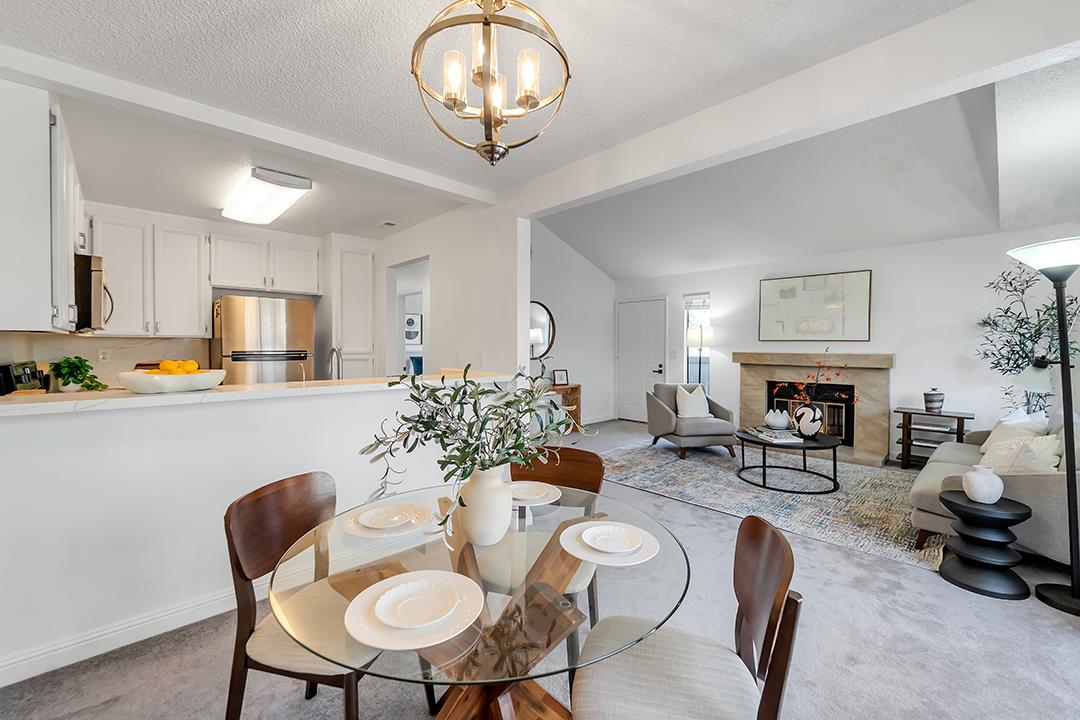 Detail Gallery Image 2 of 18 For 1913 La Terrace Cir, San Jose,  CA 95123 - 2 Beds | 2 Baths